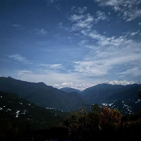 Wake In Himalayas Hostel Pelling Exterior photo
