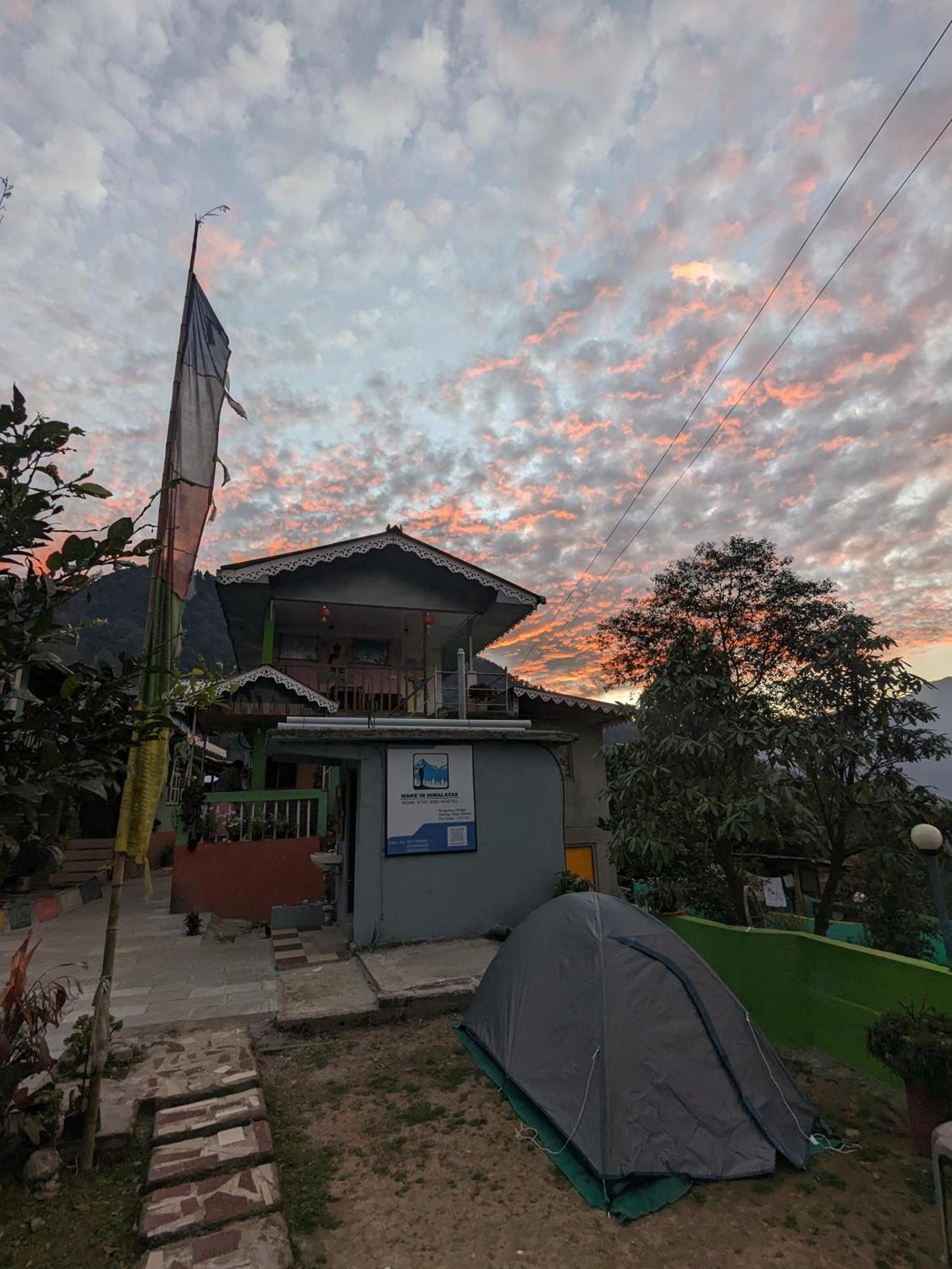 Wake In Himalayas Hostel Pelling Exterior photo
