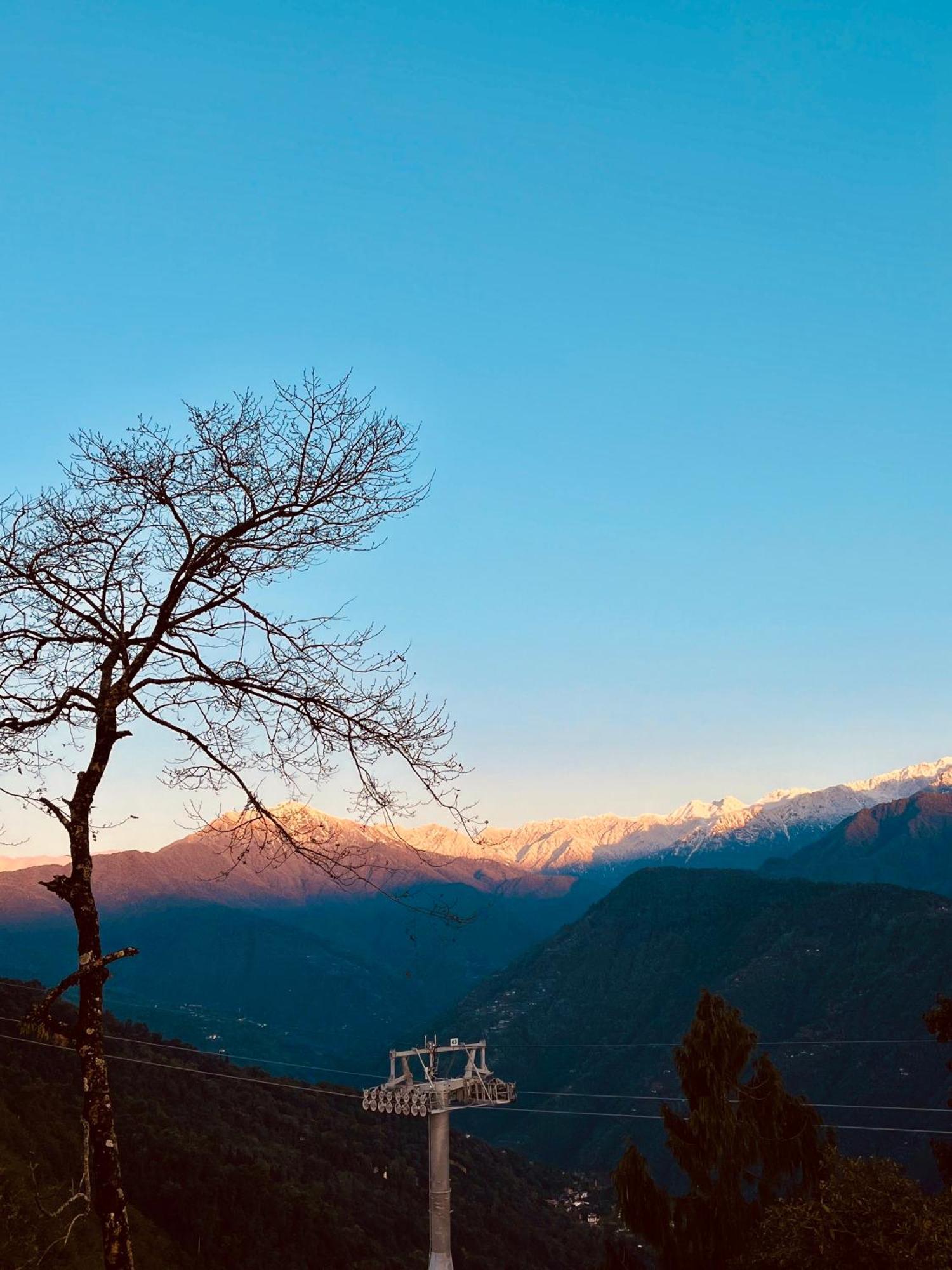 Wake In Himalayas Hostel Pelling Exterior photo