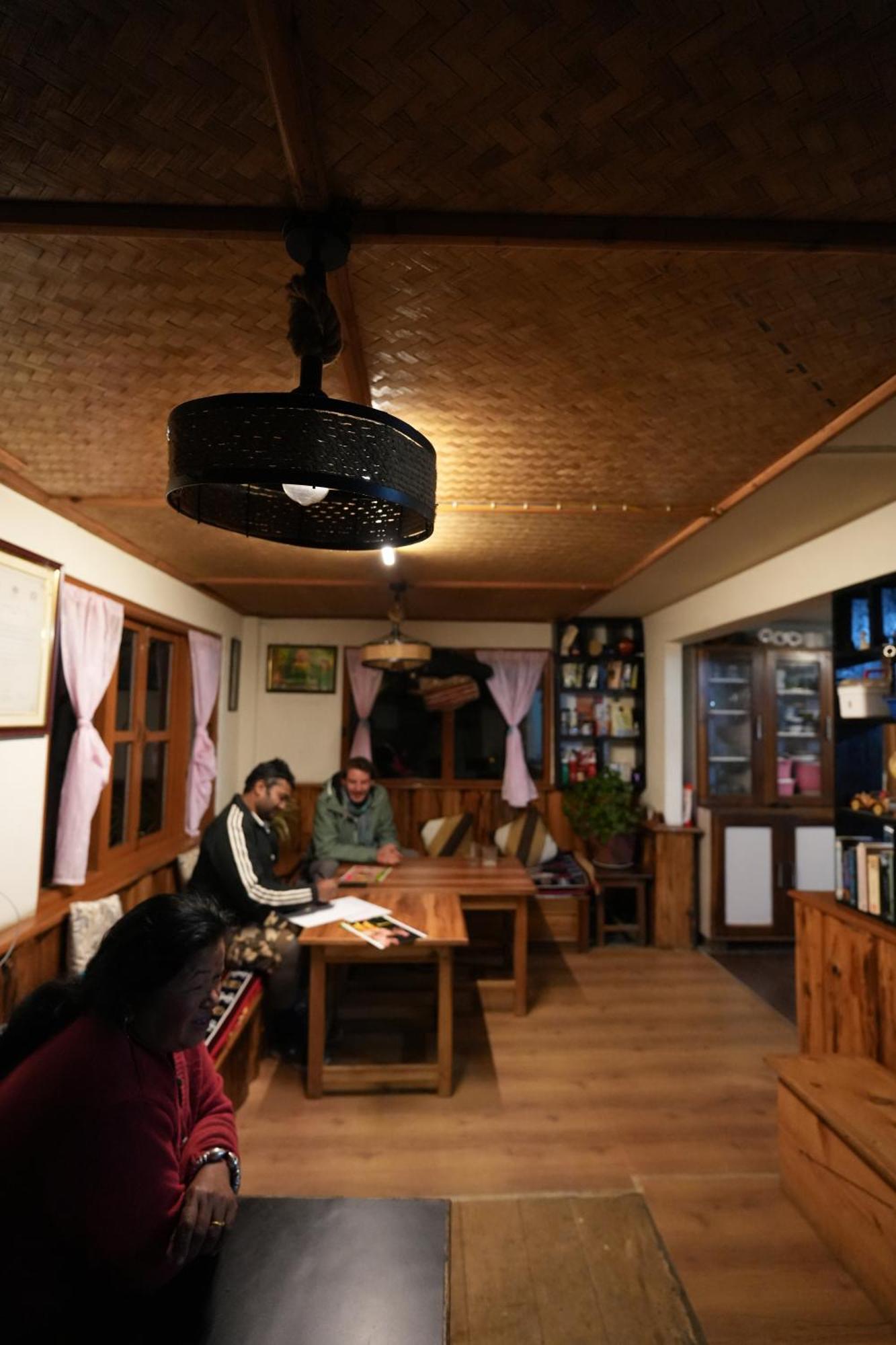 Wake In Himalayas Hostel Pelling Exterior photo