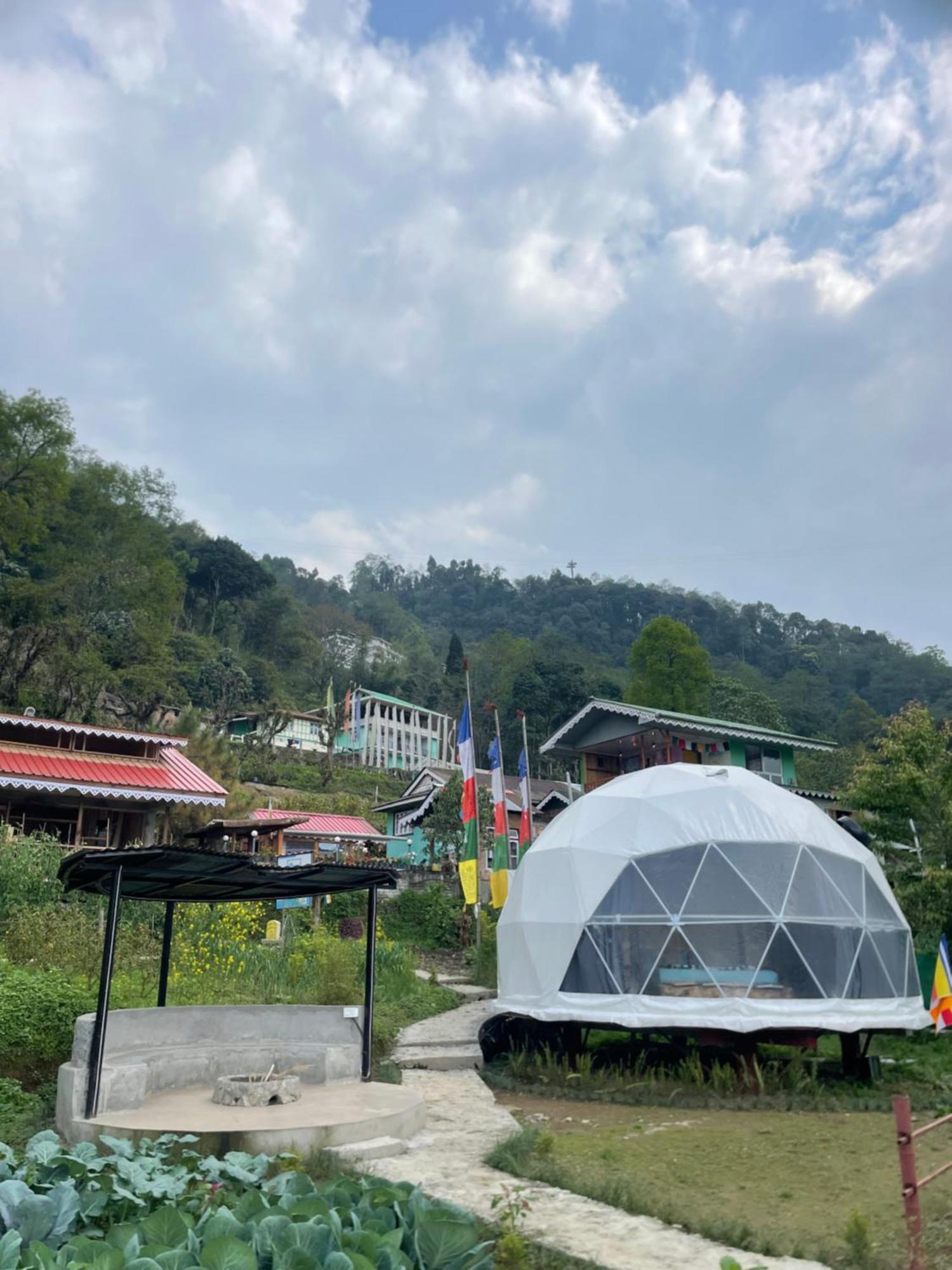 Wake In Himalayas Hostel Pelling Exterior photo